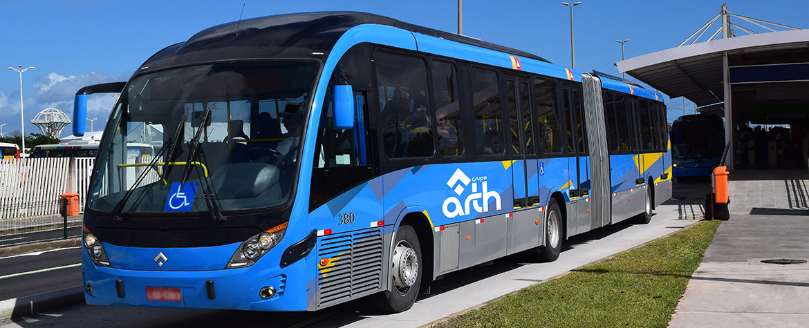 Ônibus com produtos Grupo Arth